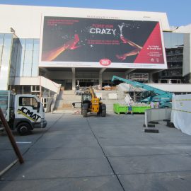 installation de plaques de roulage Stabéco devant le grand palais Cannes