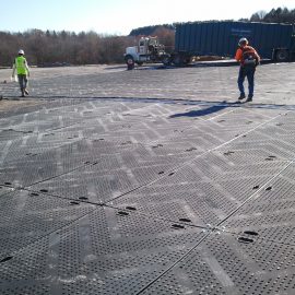 camion stabilisé grâce aux plaques de roulage Stabmat de Stabline